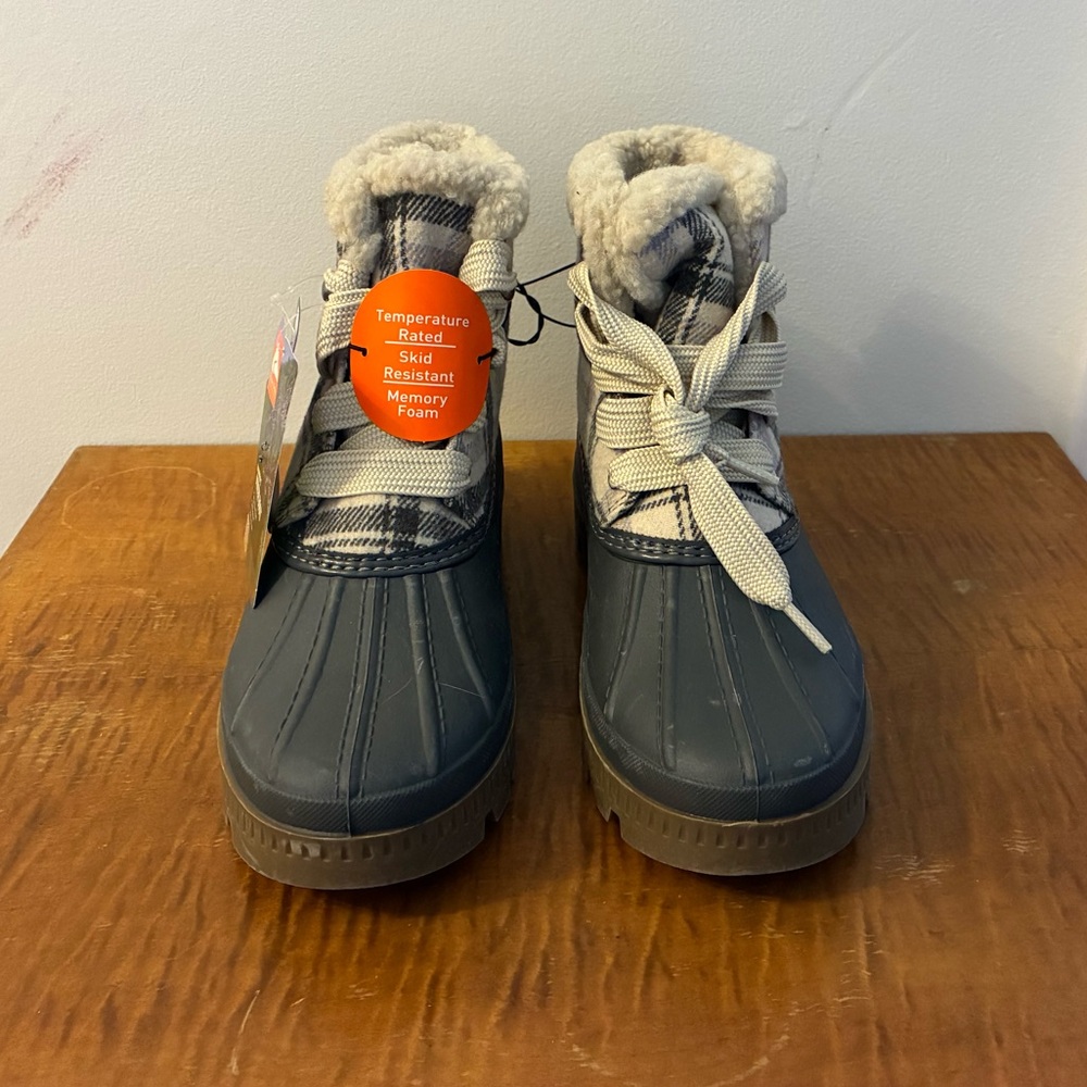 Women’s Winter Duck Boots, Size 7 - Picture 3 of 6